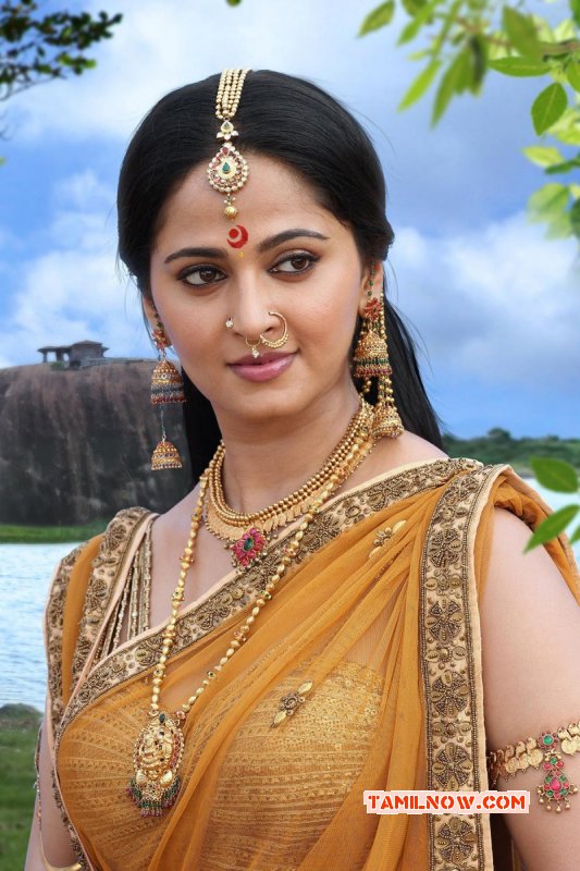 South Actress Anushka Shetty New Pics 6250