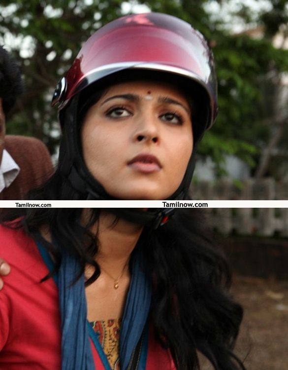 Anushka Deivathirumagan Stills 1