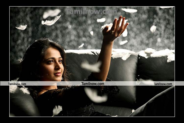 Anushka New Pics03