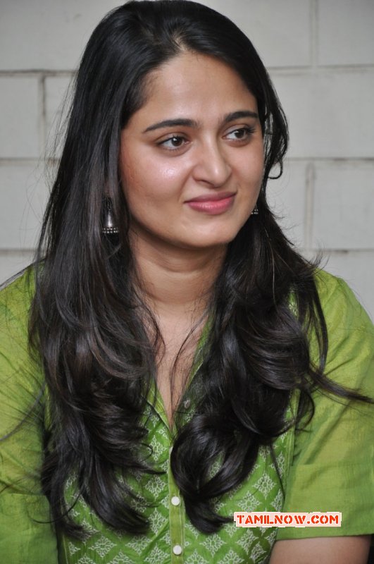 Anushka South Actress Still 851