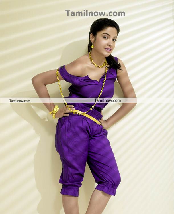 Archana Kavi Photos 8