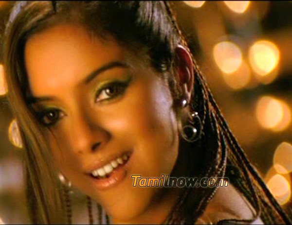 Actress Asin11