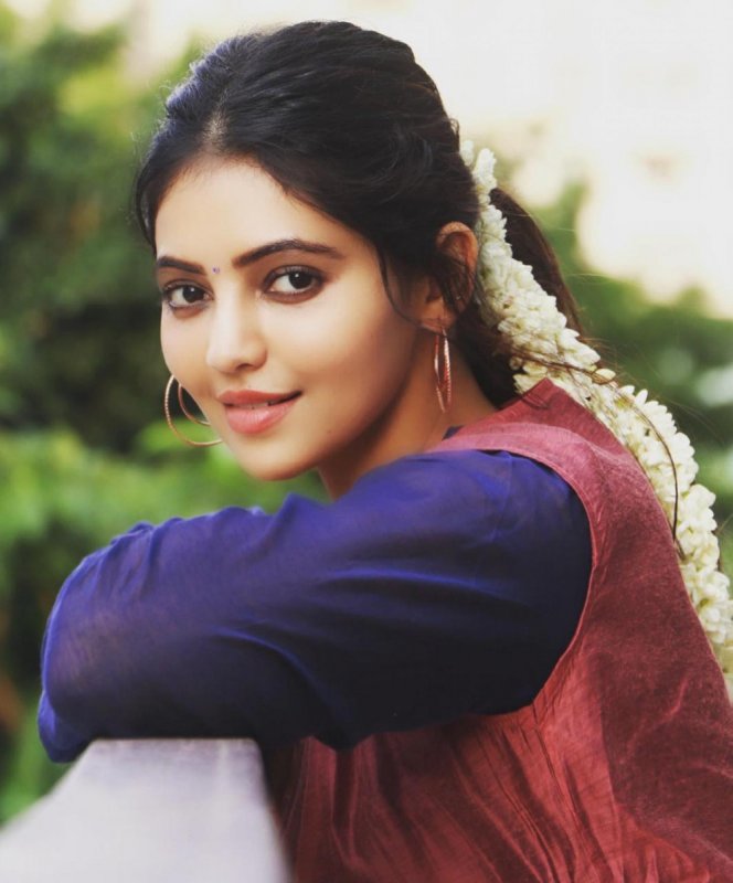 Movie Actress Athulya Ravi Latest Galleries 1208