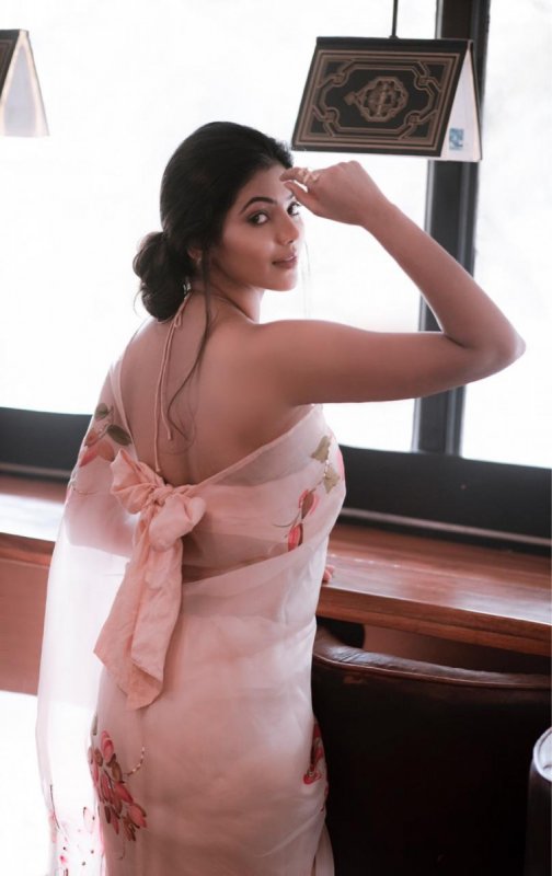 Nov 2020 Album Athulya Ravi Actress 2875