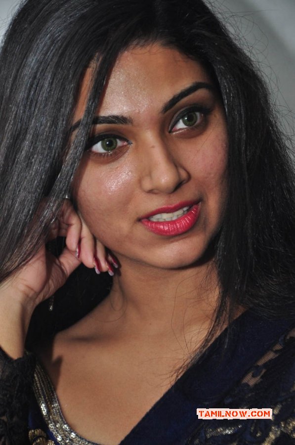 Film Actress Avantika Mohan New Album 1347