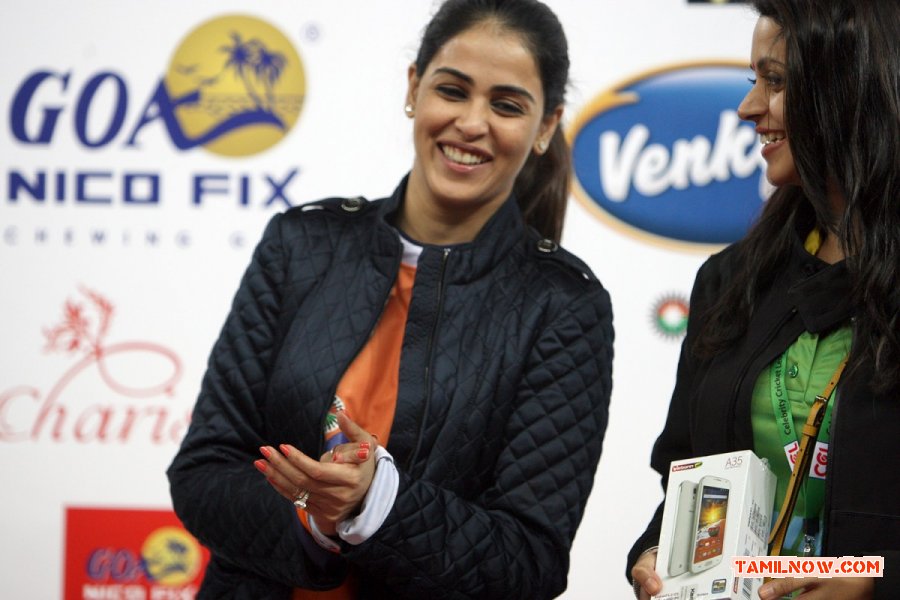 Genelia And Bhavan At Ccl 4 983