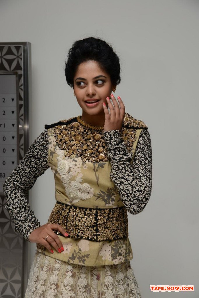 Bindhu Madhavi 8806