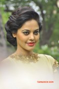 Bindhu Madhavi Tamil Movie Actress Still 3857