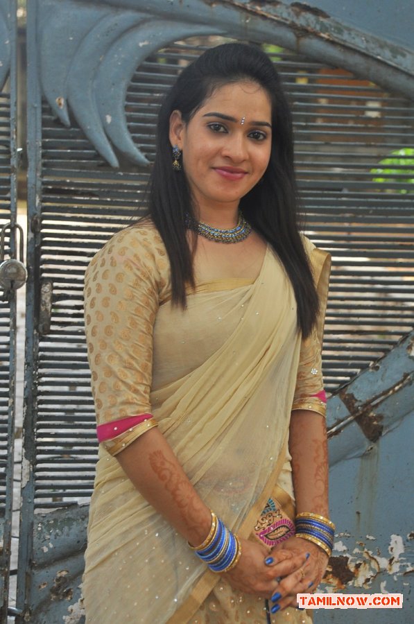 Tamil Actress Bindhu Roshini 8121