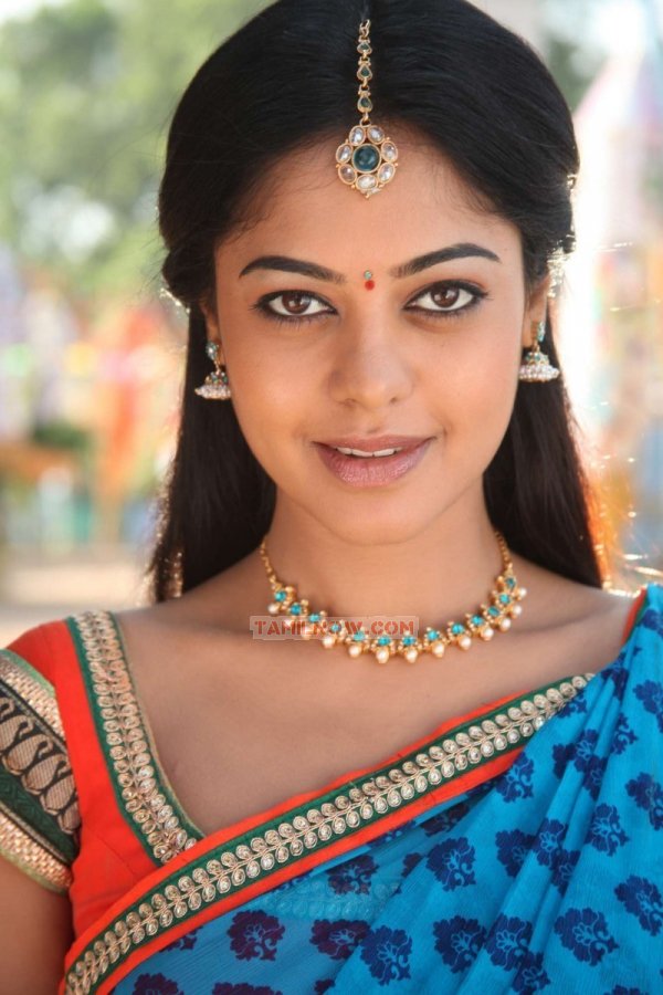 Bindu Madhavi Photos 8500