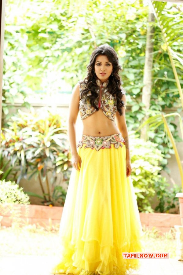 Catherine Tresa Latest Photo 7879