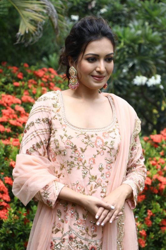 Tamil Actress Catherine Tresa Latest Stills 7327