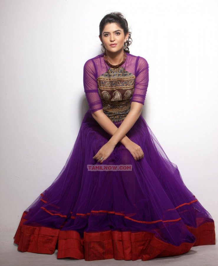 Deeksha Seth Stills 8516