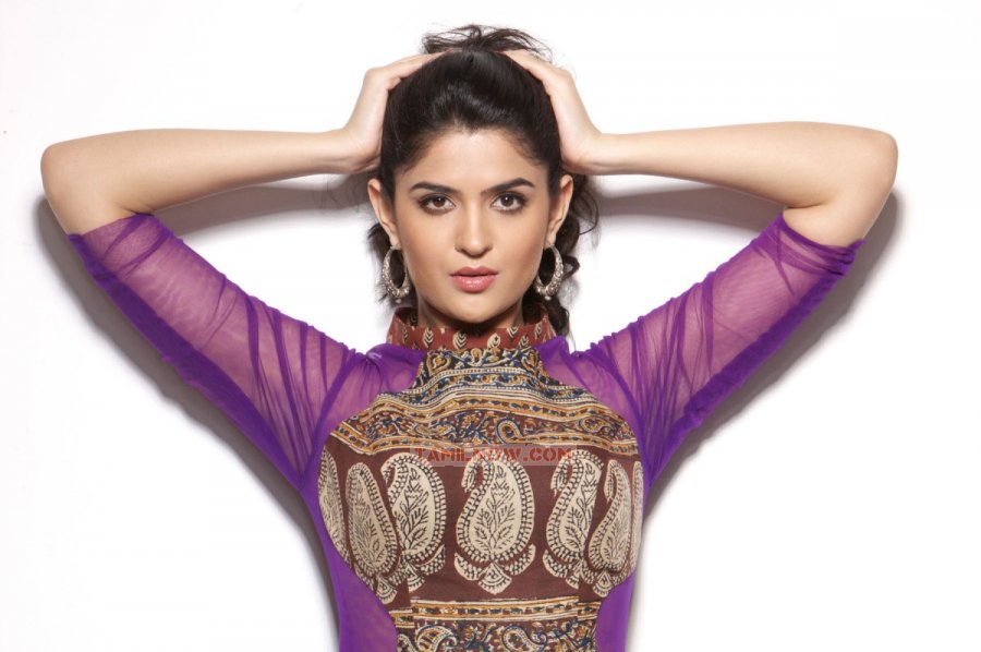 Tamil Actress Deeksha Seth 6698