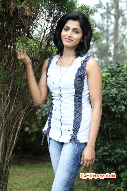 New Still Dhanshika Tamil Heroine 6959