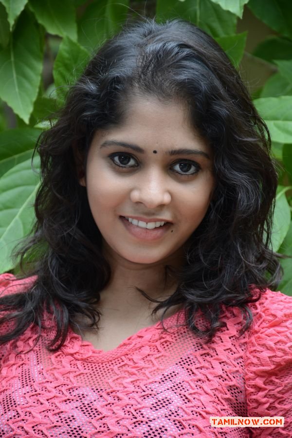 Actress Dhivya Stills 9638