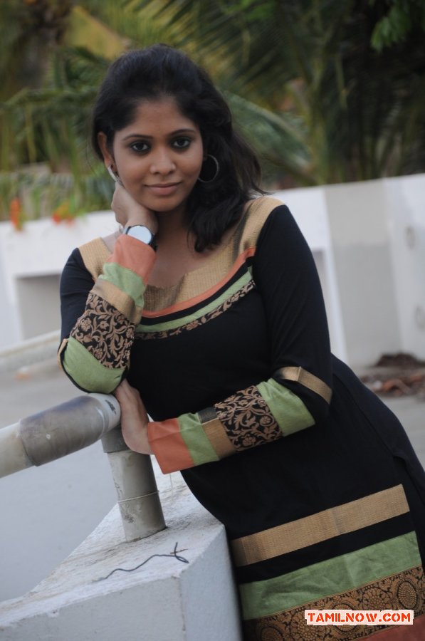 Tamil Actress Dhivya Photos 6219