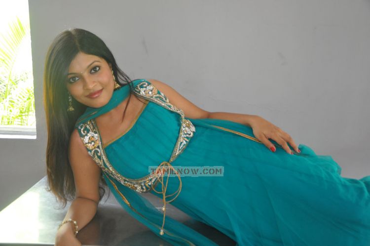 Actress Gauri Nambiar Photos 1640