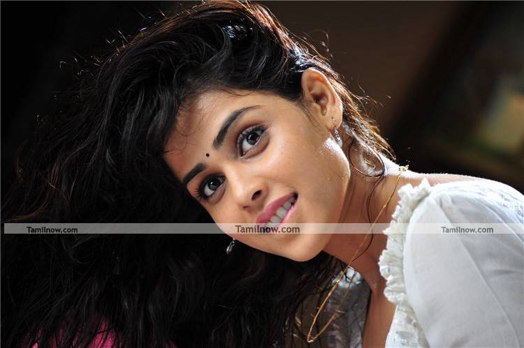 Genelia Dsouza Photo 5