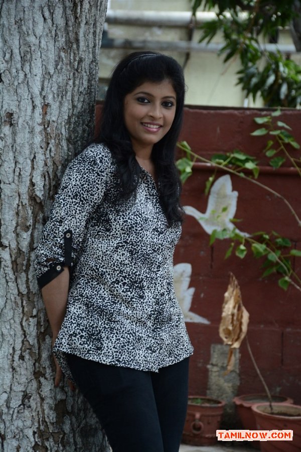 Tamil Actress Gowri Nambiar 4594