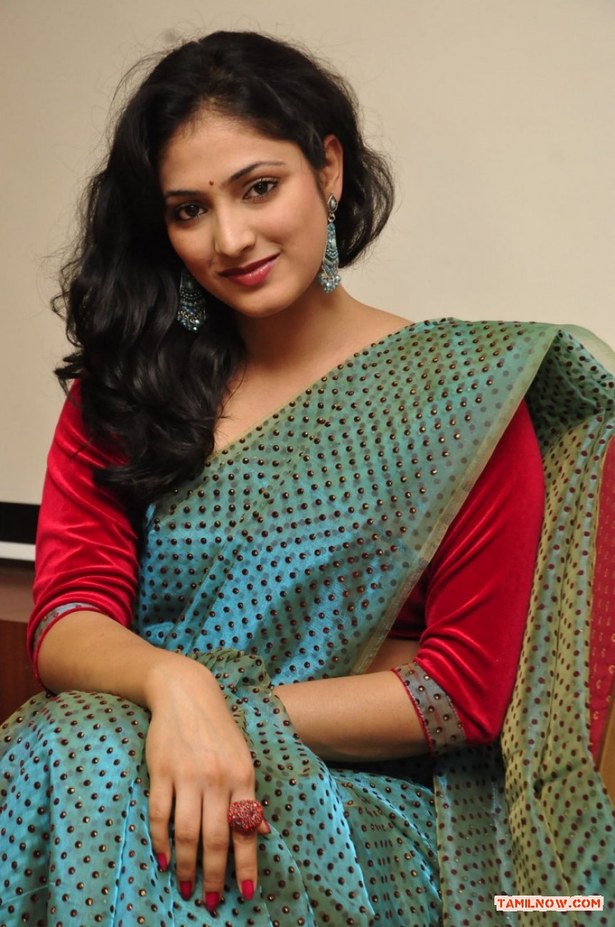 Actress Haripriya 1089