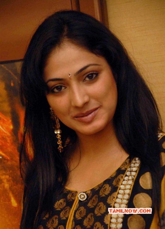 Tamil Movie Actress Haripriya Oct 2014 Wallpaper 8319