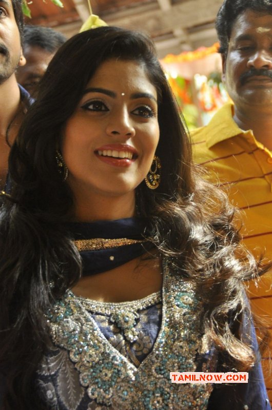 Iniya Indian Actress Recent Wallpapers 3089