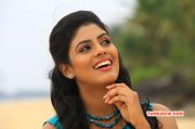 Iniya Tamil Heroine Stills 9879