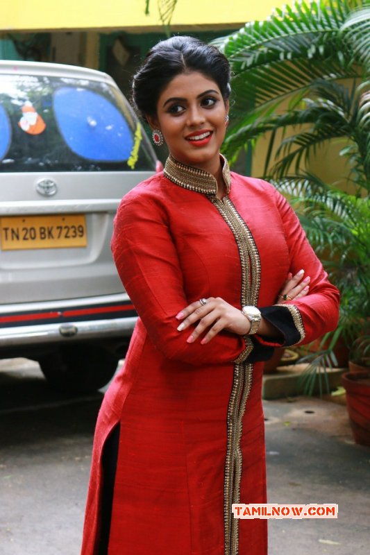 Recent Pictures Iniya Film Actress 8865