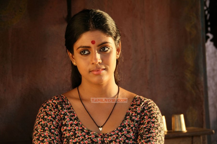 Tamil Actress Iniya Photos 8359