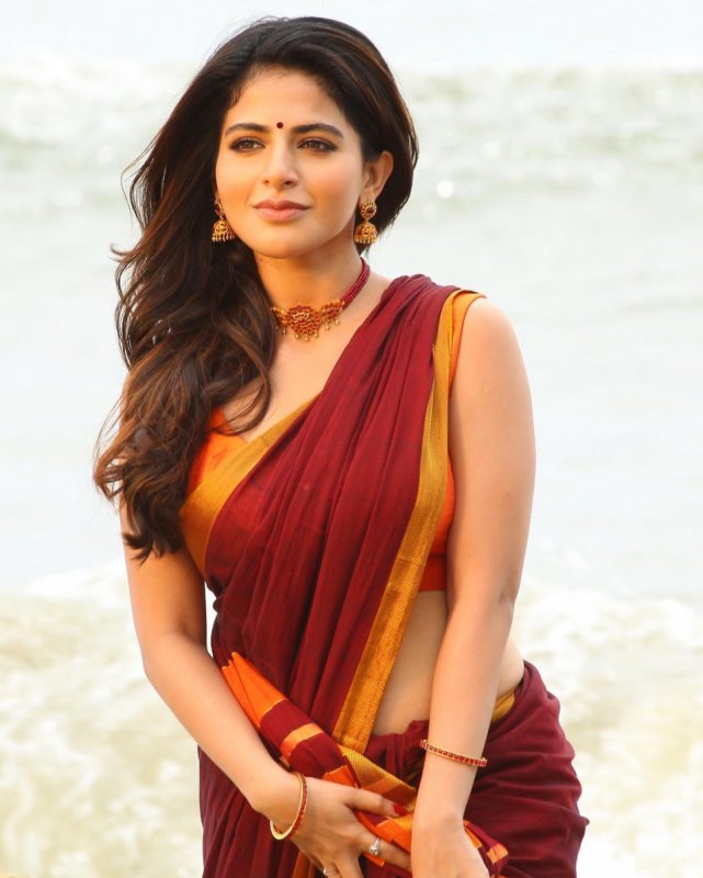 Heroine Iswarya Menon Feb 2021 Picture 9278