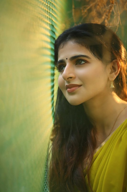 Iswarya Menon Indian Actress 2020 Photos 2444