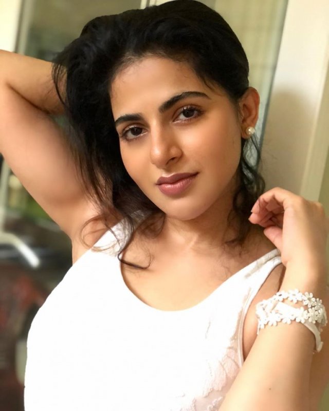 Wallpaper Cinema Actress Iswarya Menon 4217