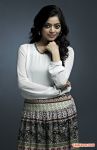 Actress Janani Iyer 8246