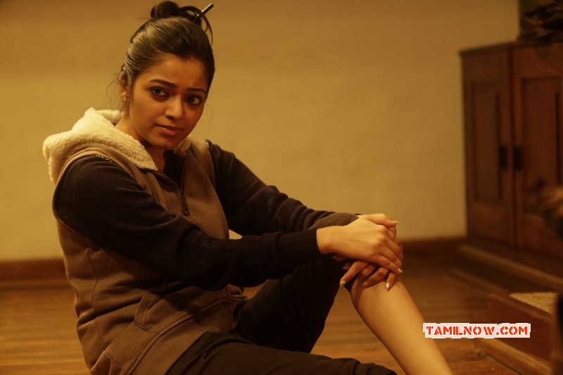 Pictures South Actress Janani Iyer 9290