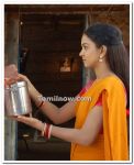 Karthiga Still 01