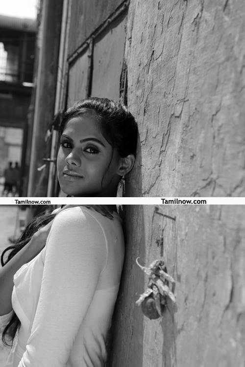 Karthika Nair New Pics 10