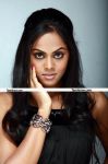 Karthika Nair Photo 10