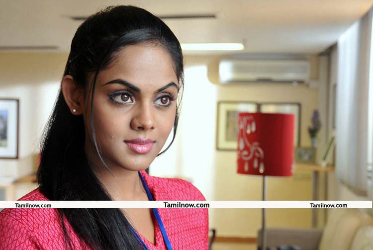 Karthika Nair Photo 3