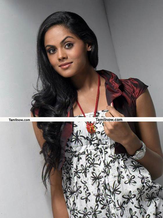 Karthika Nair Photos 9