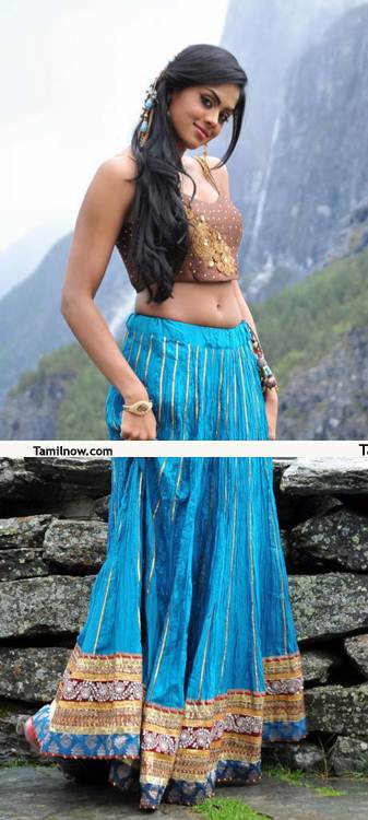 Karthika Nair Pics 4