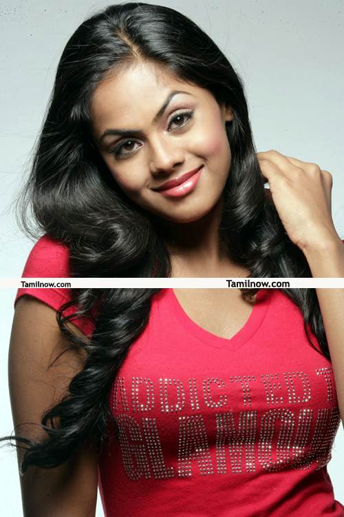 Karthika Nair Still 1