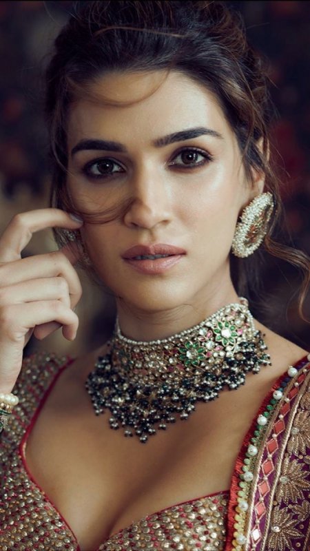 Recent Image South Actress Kriti Sanon 2817