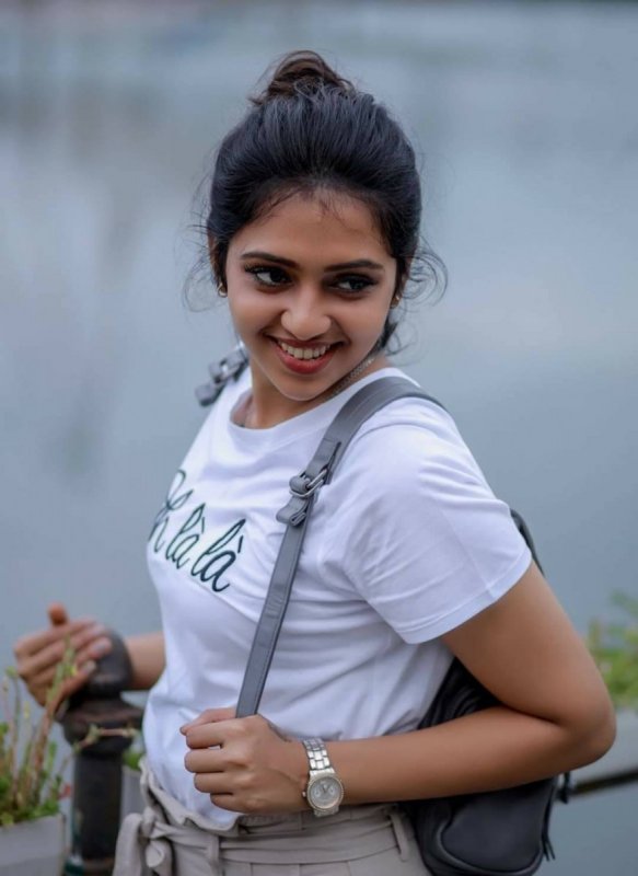 Actress Lakshmi Menon 2020 Wallpapers 2848