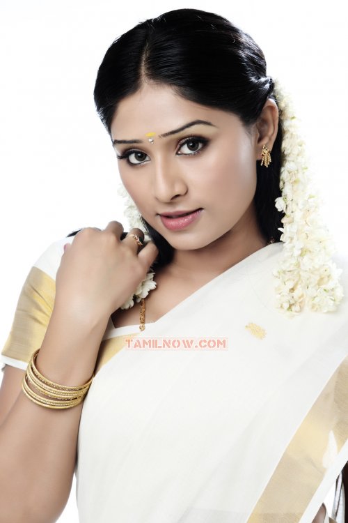 Actress Laya 3141