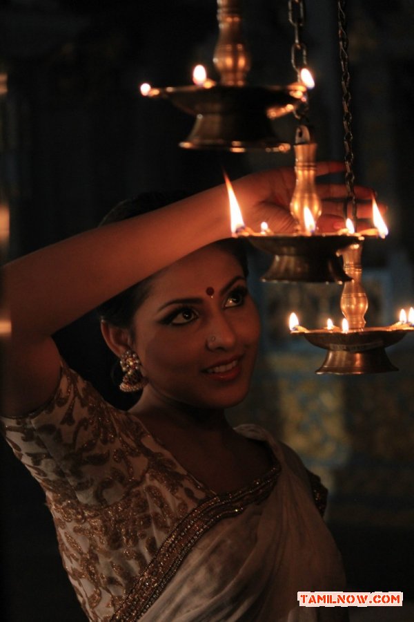 Actress Madhu Shalini Photos 9810