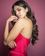 Malavika Mohanan Aug 2020 Albums 1819