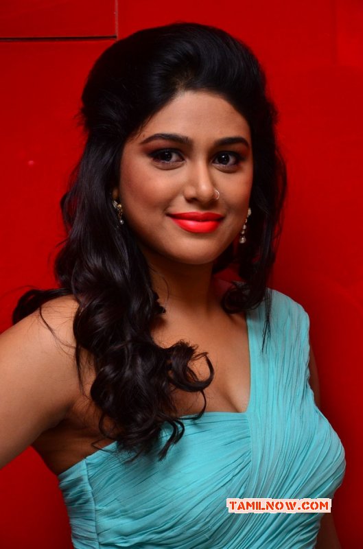 Recent Still Manisha Yadav Actress 8097