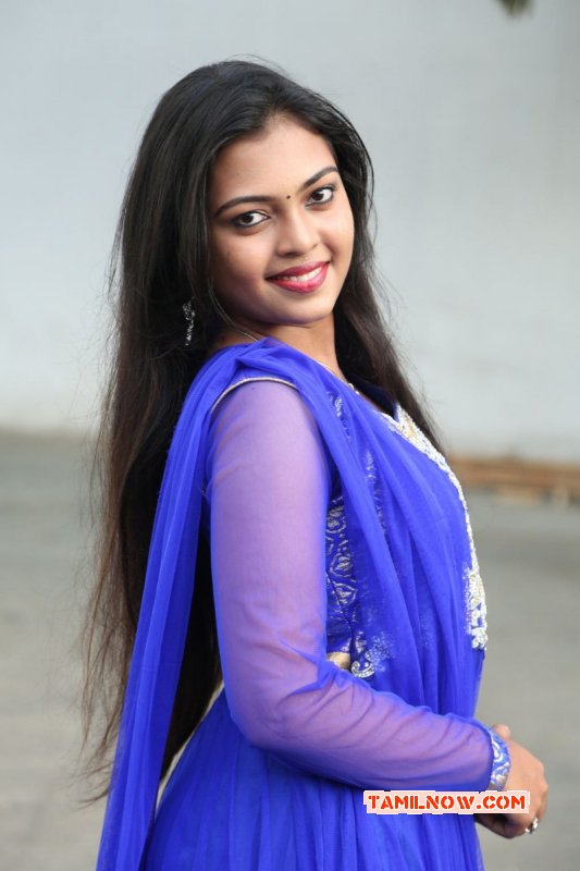 Tamil Heroine Mridula Vijay New Images 9976