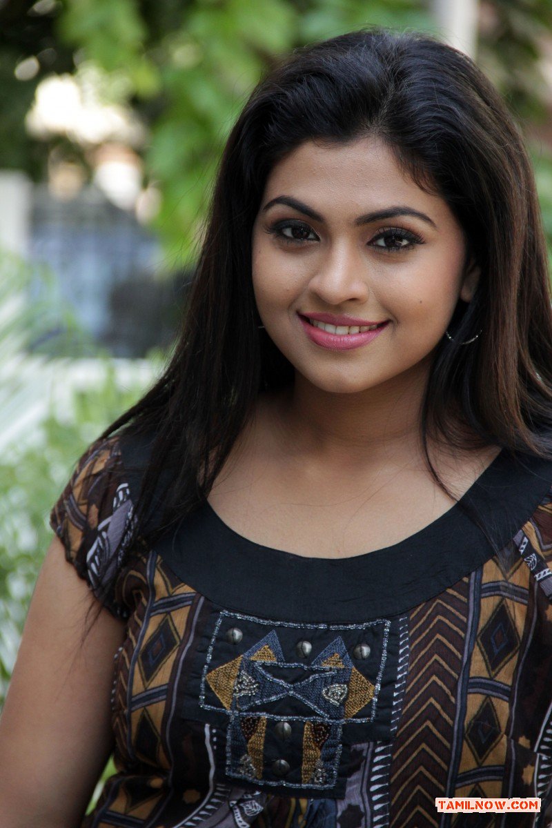 Actress Nandhana Photos 6517